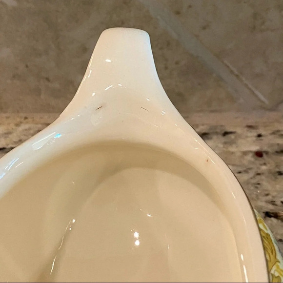 Eggshell Nautilus Gravy Boat - Picture 10 of 14